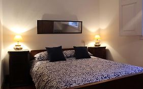 Apartamento antiguo de dos habitaciones